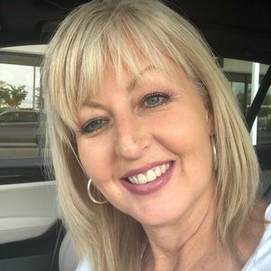 Meet your Posher, Debbie